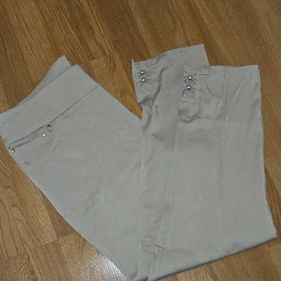 Ruby Rd. Beige Trousers - Picture 8 of 11